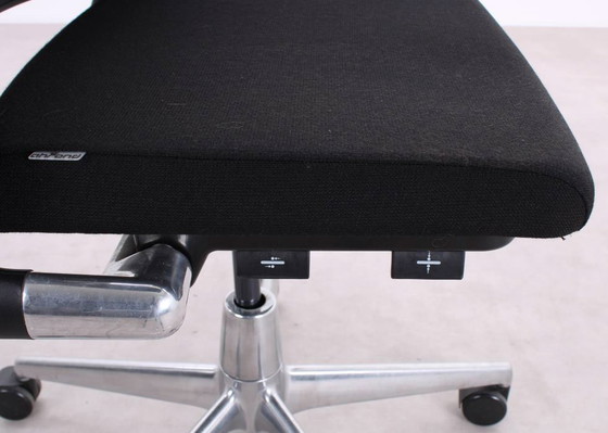 Image 1 of Ahrend 2020 Extra Verta office chair