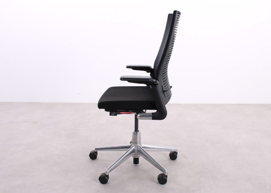 Image 1 of Ahrend 2020 Extra Verta office chair