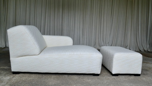 Chaise longue moderne avec support alimentaire