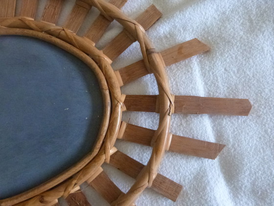 Image 1 of Specchio da parete ovale vintage in vimini di bambù e rattan