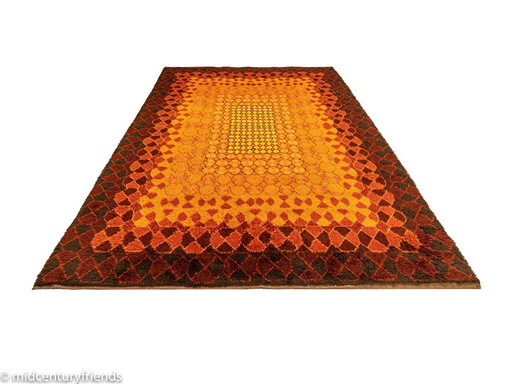  1970S Menuette Carpet, 250 X 354 