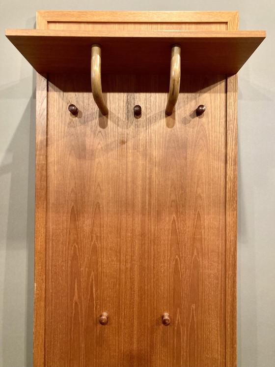 Image 1 of Grand Vestiaire Suspendu Design Scandinave 1960.