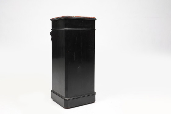 Image 1 of Raro comò antico francese in legno, impiallacciatura in radica e marmo, ca. 1850