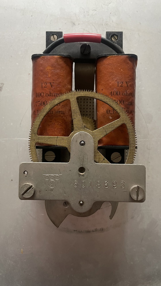 Image 1 of 1 Orologio in bachelite