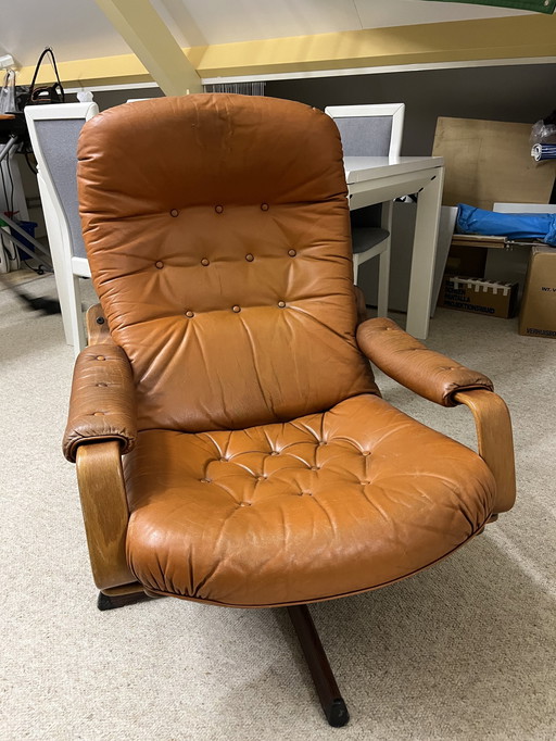 Göte Mobel Nassjo 1970s Swivel Armchair