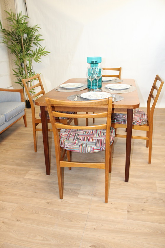 Image 1 of 4 chaises vintage en chêne retapissées 1960 Suède 