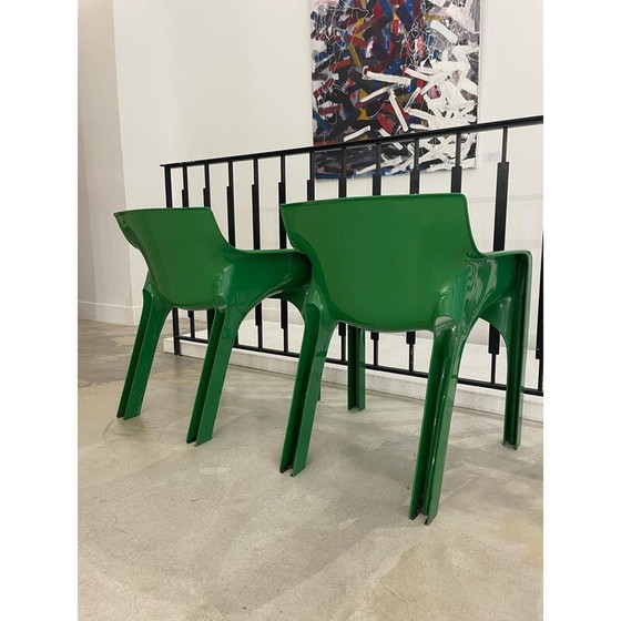 Image 1 of Pair of vintage Gaudi chairs in sturdy green plastic by Vico Magistretti, Italy