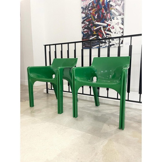 Image 1 of Pair of vintage Gaudi chairs in sturdy green plastic by Vico Magistretti, Italy