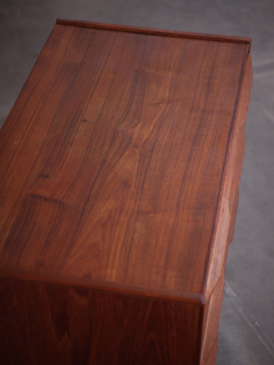 Image 1 of Commode design danois vintage