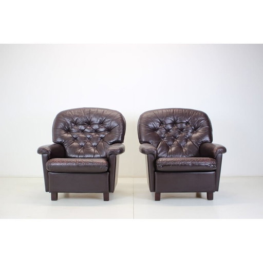 Pair of vintage armchairs in wood and leather, Finland 1980s