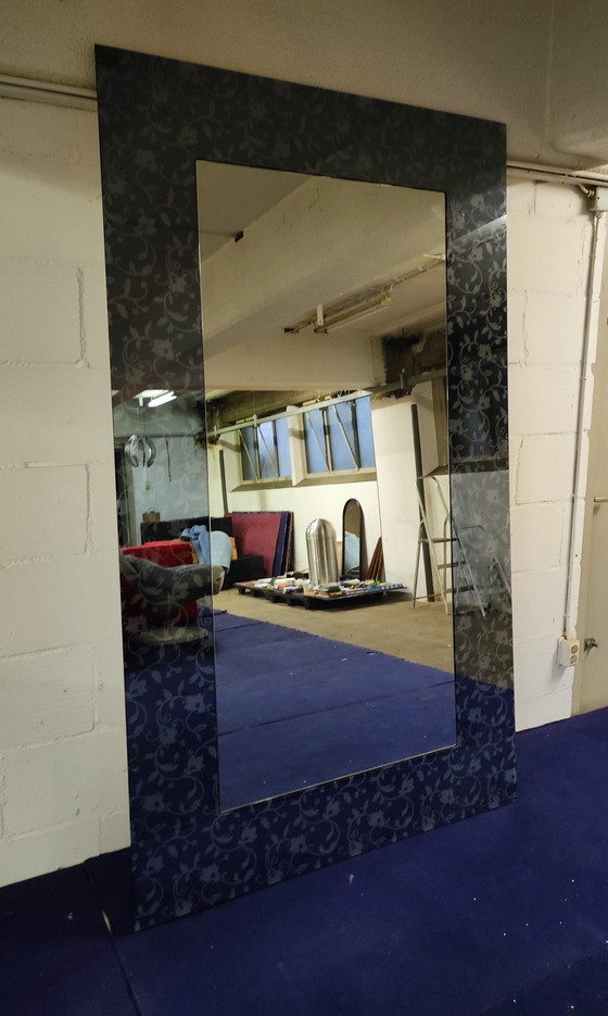 Image 1 of Xl Design Wall Mirror With Etched Frame
€ 350,00