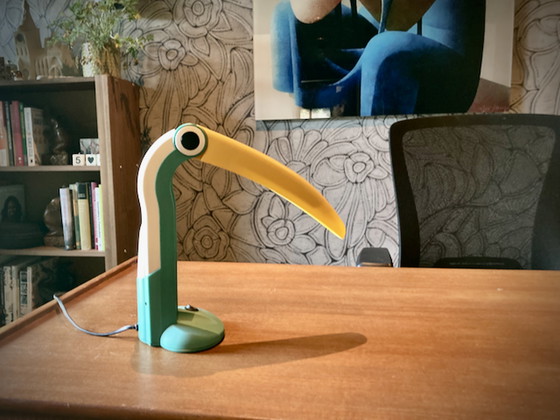 Image 1 of Lampe de table Toucan par H.T. Huang