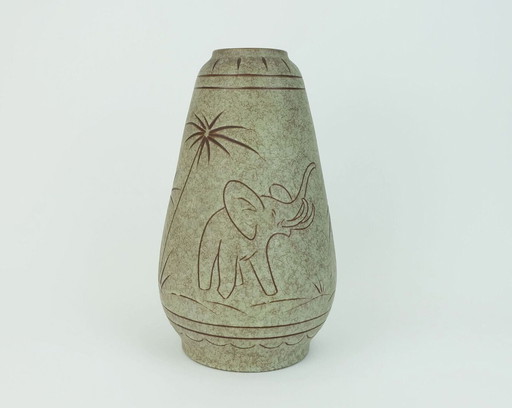 early 1960s u-keramik mid century ceramic VASE model no. 137/30 elephants and palmtrees decor