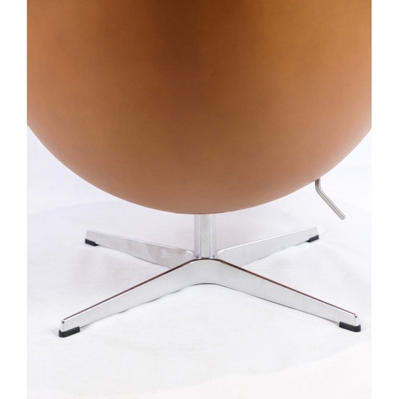 Image 1 of Vintage model 3316 armchair by Arne Jacobsen for Fritz Hansen