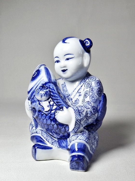 Image 1 of Subject Porcelaine Chinoise Bleu Et Blanche "Garçon À La Carpe" 70-80'S