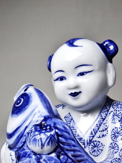 Subject Porcelaine Chinoise Bleu Et Blanche "Garçon À La Carpe" 70-80'S