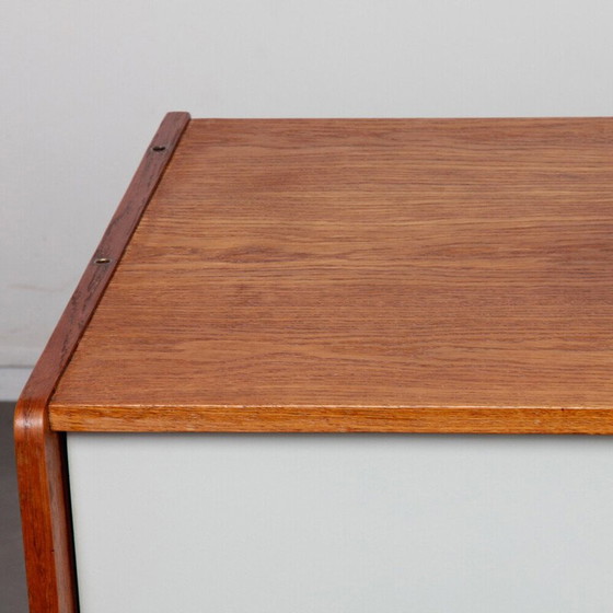 Image 1 of Cassettiera vintage modello U-452 in rovere di Jiri Jiroutek per Interier Praha, Cecoslovacchia 1960