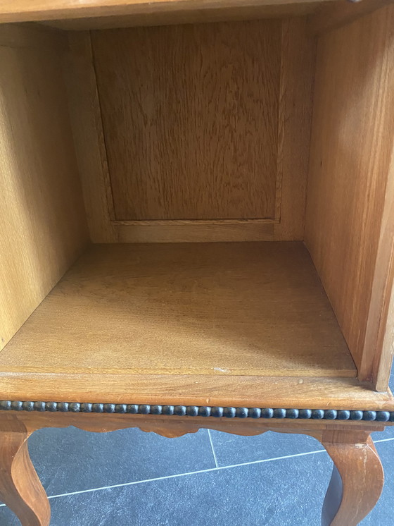 Image 1 of 2x Mesa auxiliar Louis Oak