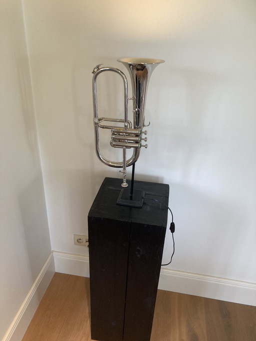 Bugle table lamp