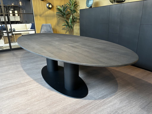 Passe Partout Dining Table