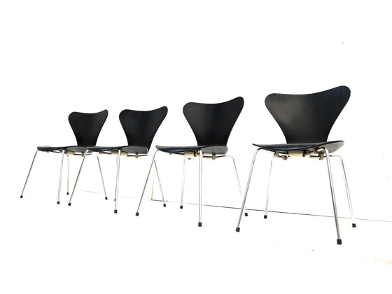 Image 1 of Set of 4 butterfly chairs by Arne Jacobsen for Fritz Hansen