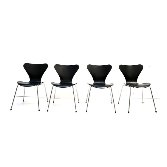 Image 1 of Set of 4 butterfly chairs by Arne Jacobsen for Fritz Hansen