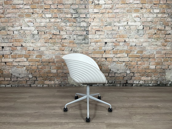 Image 1 of Vitra Tom Vac Swivel chair