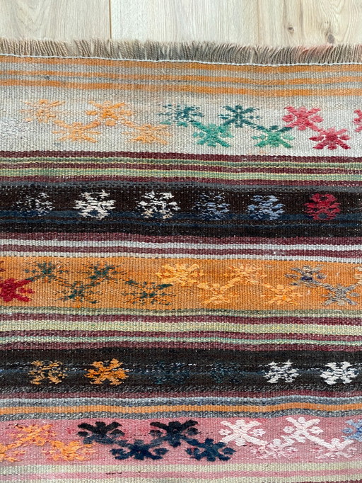 Kilim tissé à la main