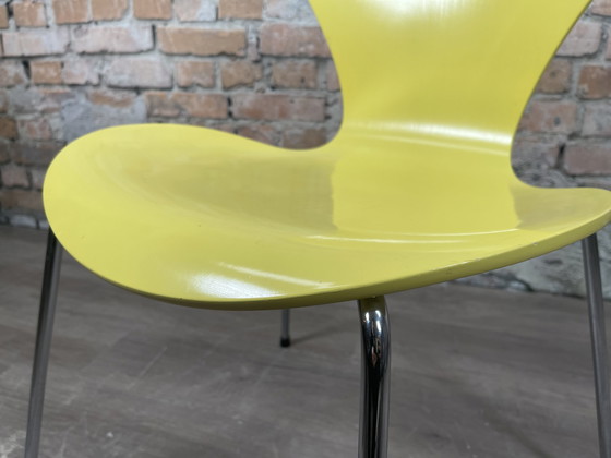 Image 1 of Fritz Hansen Butterfly yellow - chair