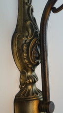 Lampe murale vintage verre au lait design fleuri style art nouveau