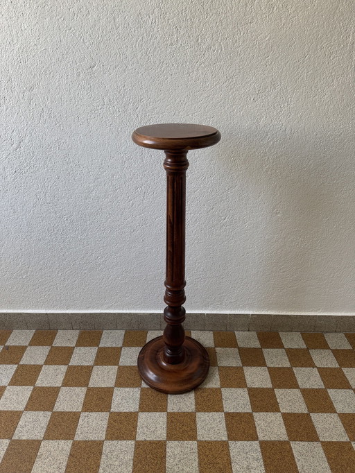 Columna de madera tallada vintage 