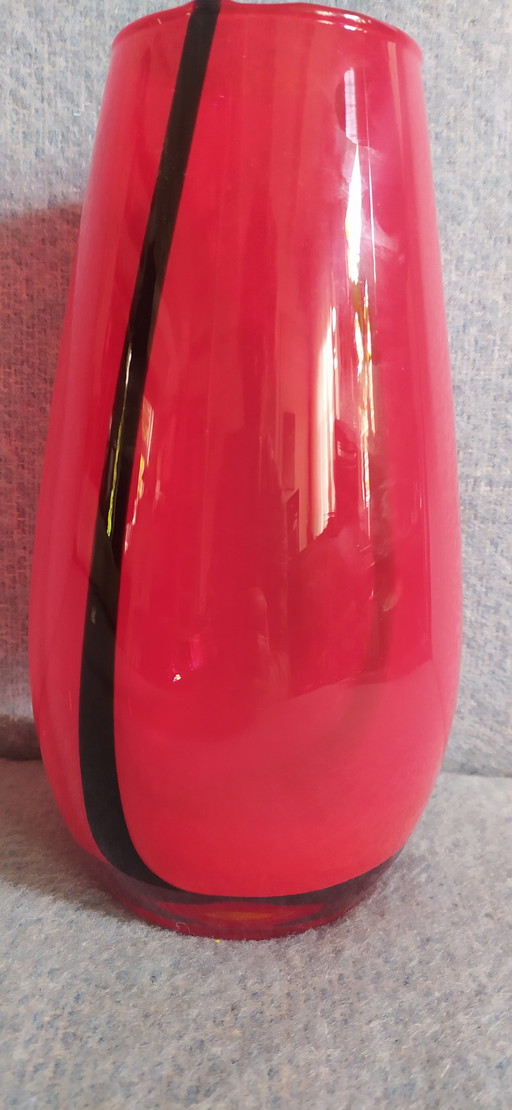 Unica vase, red/black, 1980'