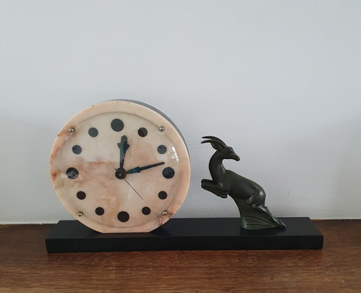 Beautiful Art-Deco Hesma Clock With Bronze Deer