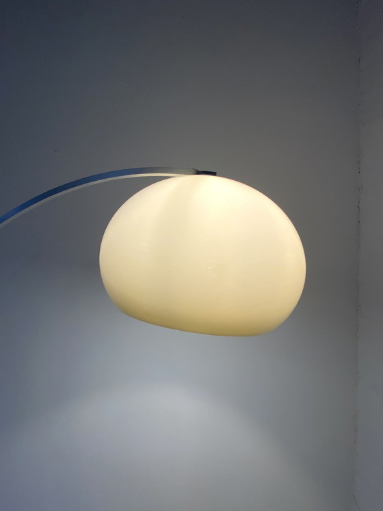 Image 1 of Gepo arc lamp space age with mushroom beige shade