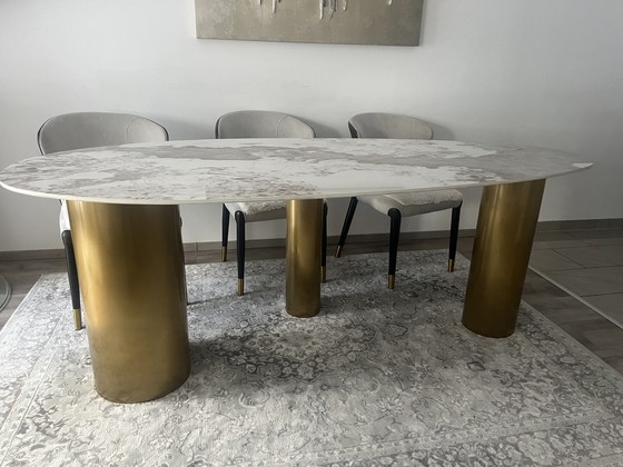 Image 1 of Dining table ceramic marble top