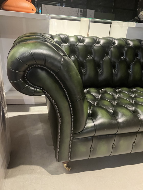 Image 1 of Canapé Chesterfield modèle Belmont