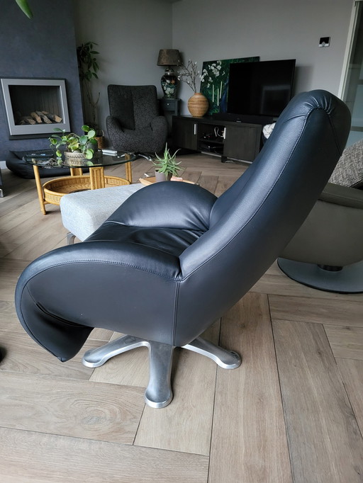 Leolux Leather Tilt And Turn Armchair