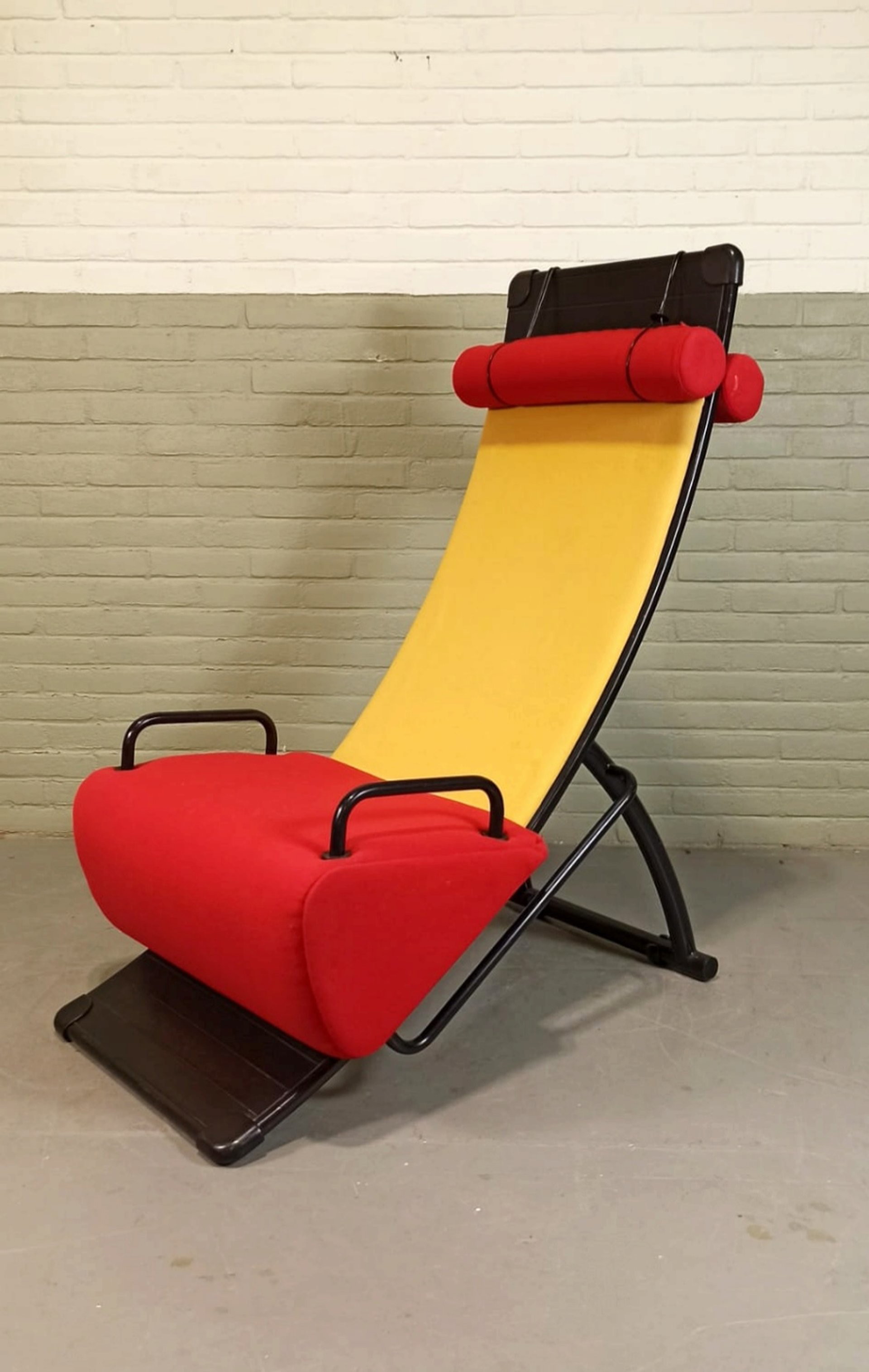 Mobilis cheap chaise lounge