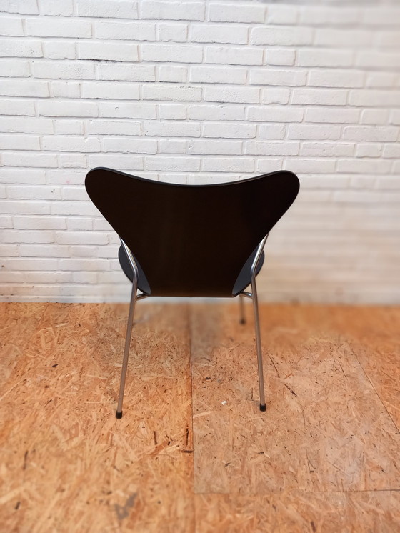 Image 1 of 4x chaises Arne Jacobsen 3107 avec accoudoirs