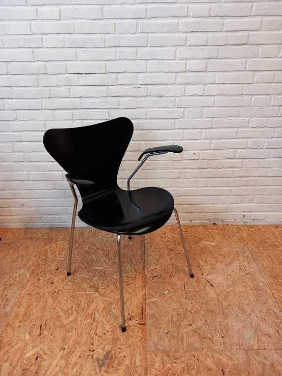 Image 1 of 4x chaises Arne Jacobsen 3107 avec accoudoirs