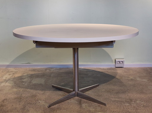 Pastoe Vintage Round Extendable Dining Table