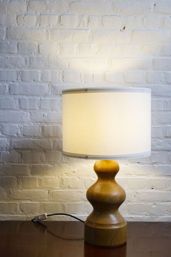 Image 1 of Lampada da tavolo vintage in pino tornito