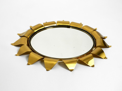 Magnifique miroir mural rond en laiton en forme de soleil Mid Century