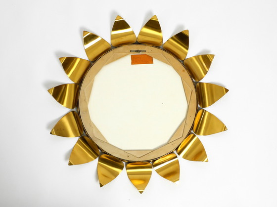 Image 1 of Magnifique miroir mural rond en laiton en forme de soleil Mid Century