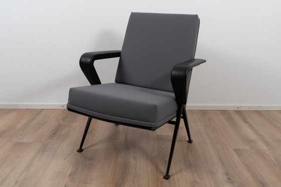 Image 1 of 2x Friso Kramer Repose chair