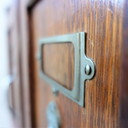 Archivador clásico de madera