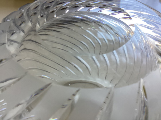 Image 1 of Jarrón de cristal esférico tallado a mano