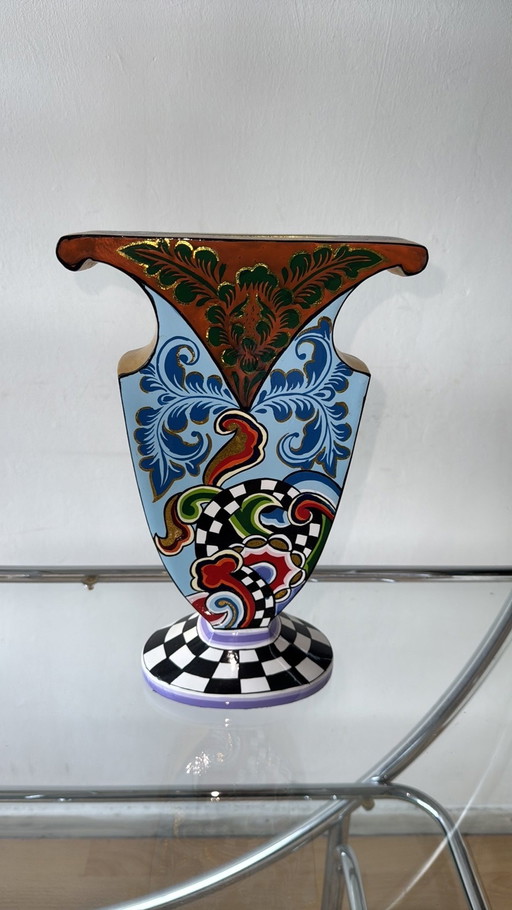 Toms Drag Vase