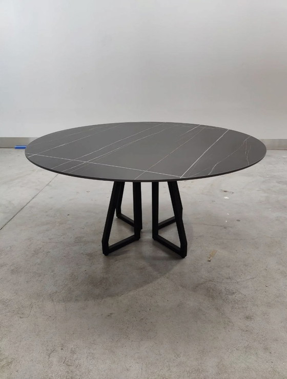 Image 1 of Round dining table with ceramic tabletop