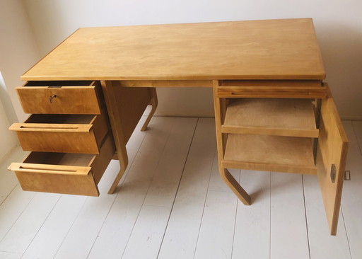 Pastoe Be04 Desk